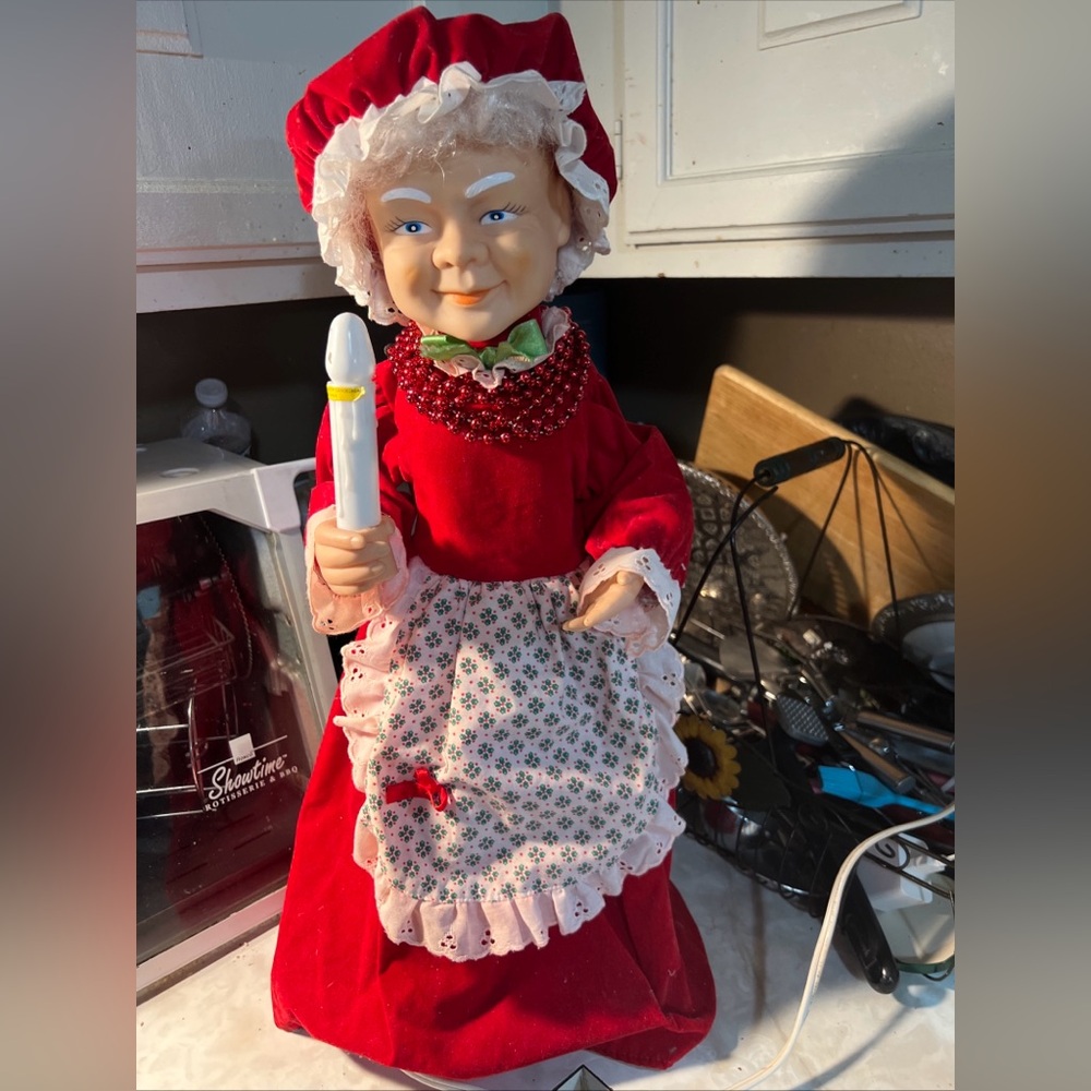 Telco 23” Motion-ettes Christmas Mrs Claus Animated illuminated EUC - Picture 4 of 9